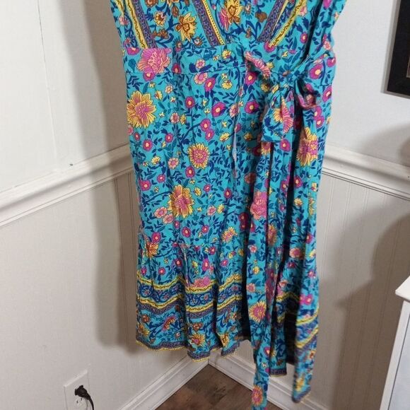 ZESICA FLORAL PRINT WRAP DRESS SIZE MEDIUM - Picture 4 of 5
